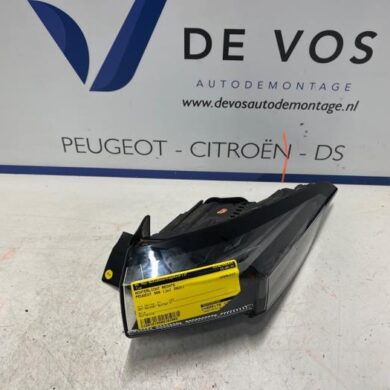 Peugeot 308 1.5 Blue HDi 130 16V Taillight, right 2021 9835299380