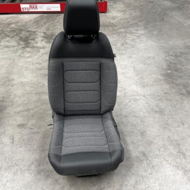 Citroen C5-X  Seat, left 2023 YL02282780-YL01923180