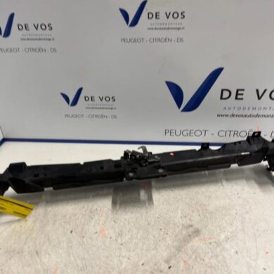 Peugeot 1007 1.4 Lock plate 2005 780726