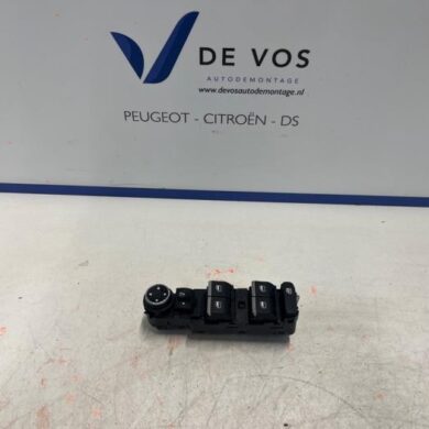 Peugeot 3008 1.2 12V PureTech Hybrid 48V Multi-functional window switch 2022 98423399ZD