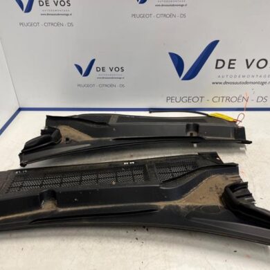 Peugeot 408 1.2 Hybrid 136 Cowl top grille 2022 9830565680-9831551280