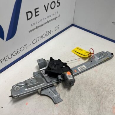 Peugeot 208 1.2 Vti 12V PureTech 82 Ruitmechaniek 4Deurs rechts-voor 2015 9673154380