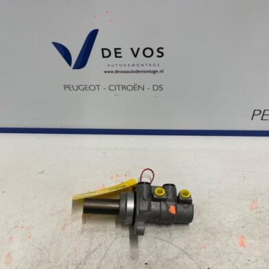 Citroen C5-X  Master cylinder HN09 2023 YL01907780
