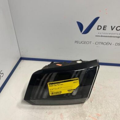 Peugeot 3008 1.2 12V PureTech Hybrid 48V Achterlicht rechts 2022 9836231380