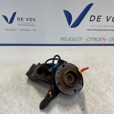 Peugeot 2008 1.2 12V e-THP PureTech 110 Knuckle, front right 2017 364790