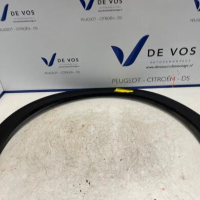 Peugeot 408 1.2 Hybrid 136 Wheel arch strip 2022 98384346XT
