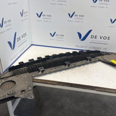 Peugeot 308 1.5 Blue HDi 130 16V Schutzblech Boden 2021 9835411980
