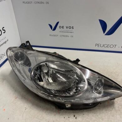 Peugeot 1007 1.4 Headlight, right 2005 620649