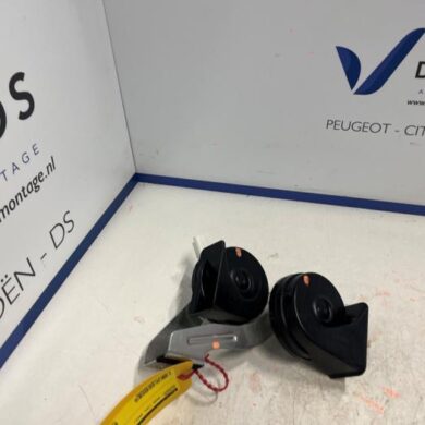 Peugeot 3008 1.2 12V PureTech Hybrid 48V Horn 2022 9815870780