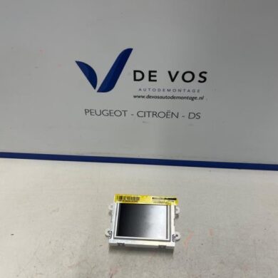 Peugeot 2008 1.2 12V e-THP PureTech 110 Interior display HNP 2019 1623840180-1638944680-9831955780