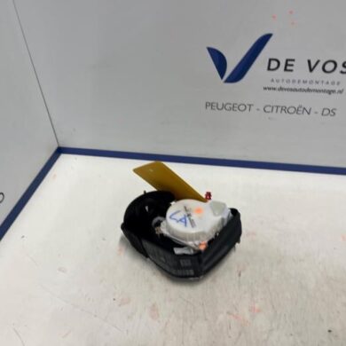 Peugeot 308 1.2 12V e-THP PureTech 130 Rear seatbelt, left 2014 96777131XX-16115840XX