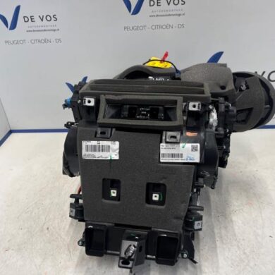 Peugeot 208 1.2 Vti 12V PureTech 100 Kachelhuis 2024 9840568180