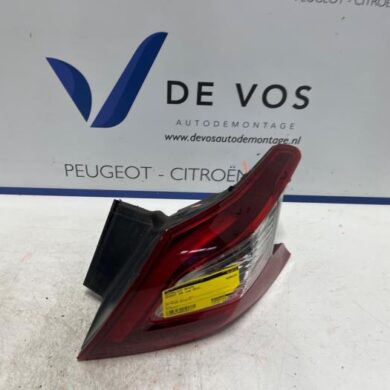 Peugeot 308 1.2 12V e-THP PureTech 130 Taillight, right 2014 9677817580