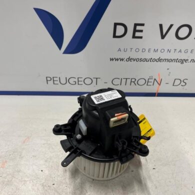 Peugeot 3008 1.2 12V PureTech Hybrid 48V Kachel Ventilatiemotor 2022 9821292180-9849717380