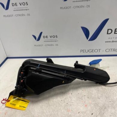 Peugeot 308 1.2 PureTech Hybrid 136 Front windscreen washer reservoir 2023 9843214980
