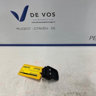 Citroen C3 1.5 Blue HDi 100 16V Multi-functional window switch 2020 98016298ZD
