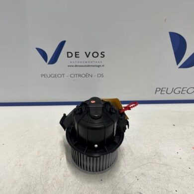 DS Automobiles DS3 Crossback 1.2 12V PureTech 100 Heating and ventilation fan motor 2021 9833380480