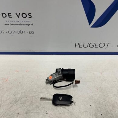Opel Grandland X 1.2 Turbo 12V Ignition lock + key 2020 1608682880