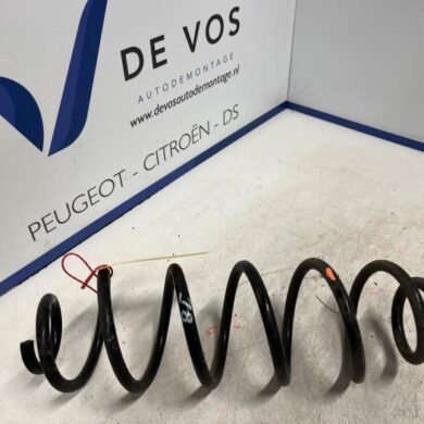 Peugeot 5008 1.2 12V Hybrid Rear coil spring 2022 9815576680