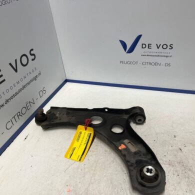 Peugeot 208 1.2 Vti 12V PureTech 100 Draagarm links-voor 2021 9857903080