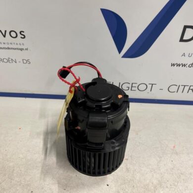 Peugeot 308 1.2 PureTech Hybrid 136 Heizung Belüftungsmotor 2022 9837609380