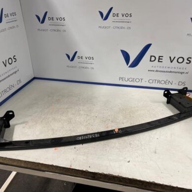 Peugeot 308 1.5 Blue HDi 130 16V Front bumper frame 2021 9835211680