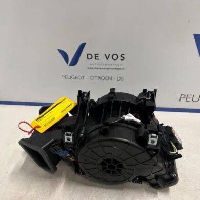 Peugeot 5008 1.2 12V Hybrid Heater housing 2022 9815114280