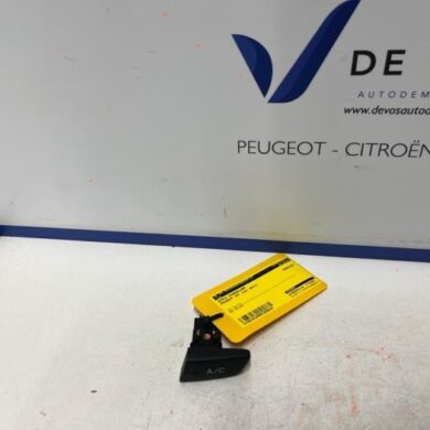 Peugeot 107 1.0 12V Airco Schakelaar 2011 6490NG-6554KW
