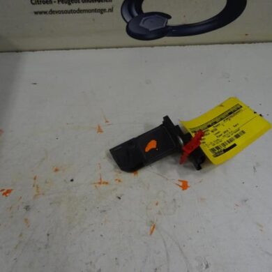 Peugeot 3008  Airflow meter YHZ 2018 9677093080