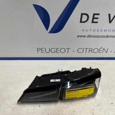 Peugeot 308 1.2 PureTech Hybrid 136 Rücklicht rechts 2023 9835300380