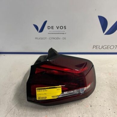 Citroen C4 1.2 PureTech 130 12V Achterlicht rechts 2022 9831100080