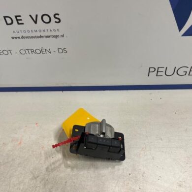 Peugeot 5008 1.2 12V Hybrid Gear stick 2022 98440959ZD 20F9DH