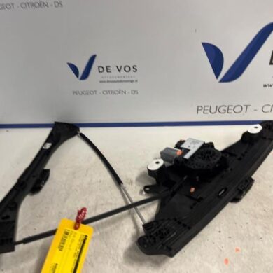 Citroen C4 1.2 PureTech 130 12V Ruitmechaniek 4Deurs rechts-voor 2022 9832821580