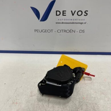 Peugeot 2008 1.2 Vti 12V PureTech 82 Rear seatbelt, right 2016 96781656XY