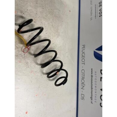 Peugeot 308 1.2 PureTech Hybrid 136 Schraubenfeder hinten 2022 9839914780