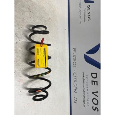 Peugeot 5008 1.2 12V Hybrid Rear coil spring 2022 9815576680