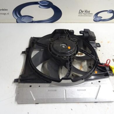 Citroen DS3  Cooling fan housing 2014 9829774580