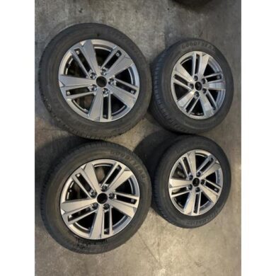 Peugeot 308 1.2 PureTech Hybrid 136 Velgen set + banden 2022 98350583ZV