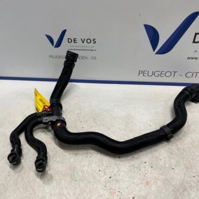 Peugeot 308 1.2 PureTech Hybrid 136 Radiateurslang 2023 9836767980