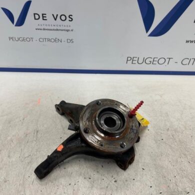 Opel Mokka 1.2 Turbo 12V Fusee rechts-voor 2023 9826532380