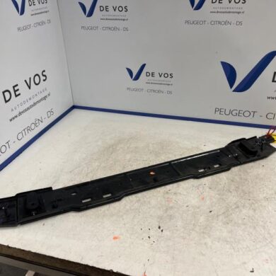 Peugeot 308 1.2 PureTech Hybrid 136 Radiatorbalken 2022 9814630380