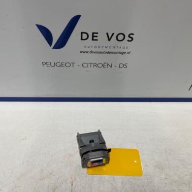 Opel Mokka 1.2 Turbo 12V Camera voorzijde 2023 1681047380-1682642580-1697857380-9851326480