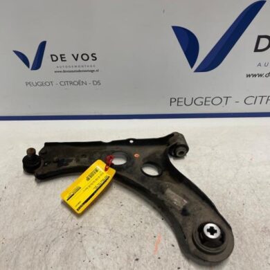 Opel Corsa 1.2 12V 75 Draagarm links-voor 2019 9831626480-9857903080