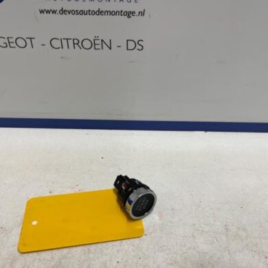 Peugeot 508 1.6 16V Hybrid 180 Ignition switch 2023 9827217880