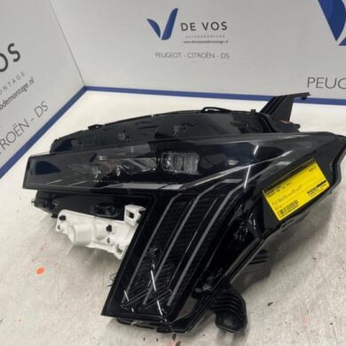 Peugeot 508 1.6 16V Hybrid 180 Koplamp links 2023 9853897480