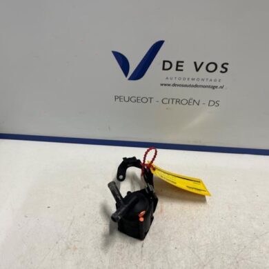 Peugeot RCZ  Additional water pump 2012 1201J8-9806790780