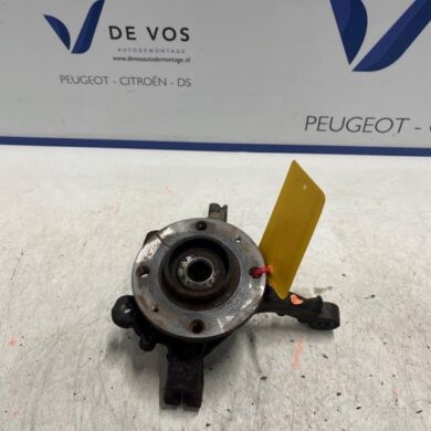 Opel Corsa 1.2 12V 75 Fusee links-voor 2019 9826780480