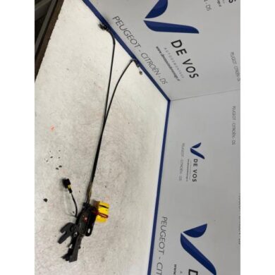 Peugeot 206 1.6 16V Boot lid lock mechanism 2003 8484P5