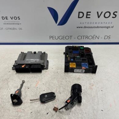 Opel Combo 1.5 CDTI 100 Engine management computer YHY 2019 9832694380-1631622480-1680920180