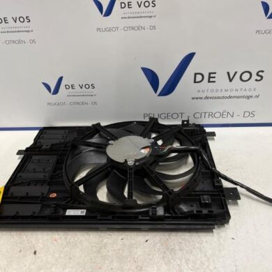 DS Automobiles DS4 1.2 12V Hybrid 136 Cooling fan housing 2024 9836055280